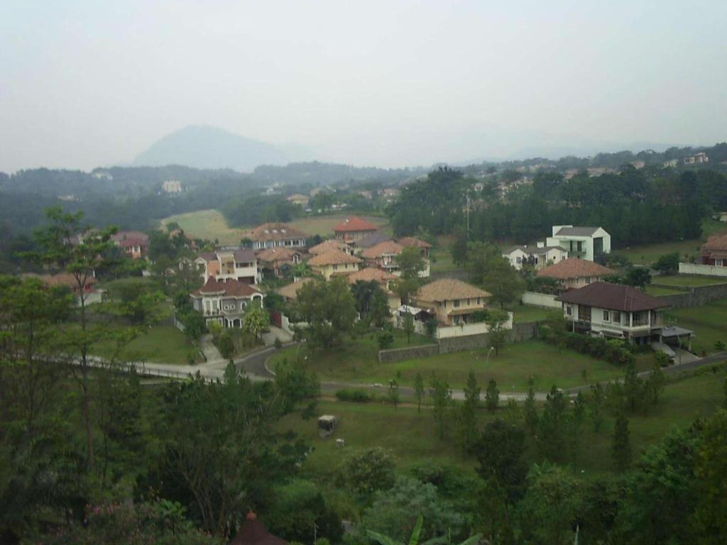 Hotel Wattana Sentul 2*