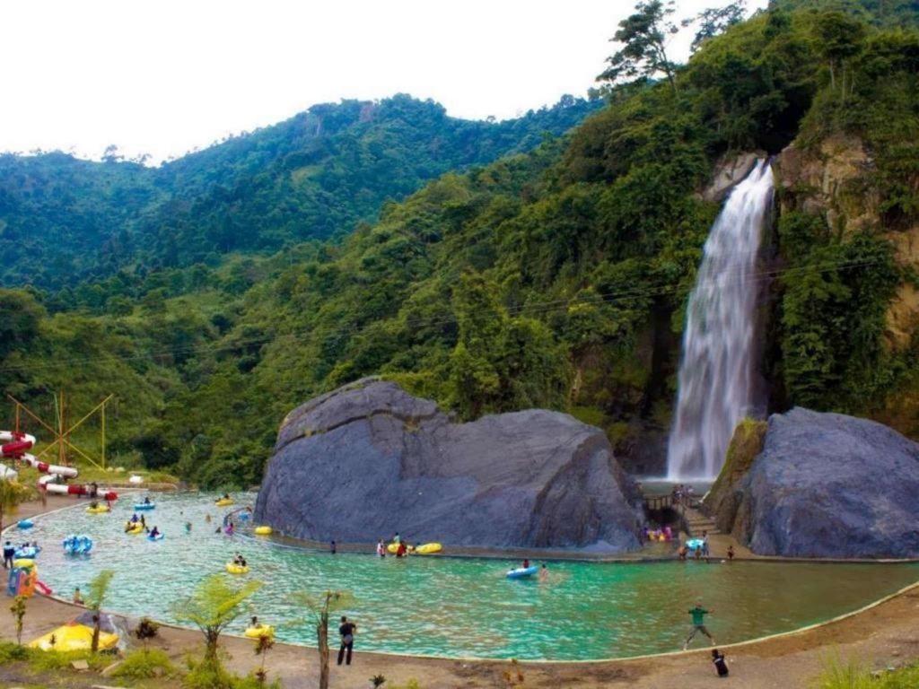 Hotel Wattana Sentul
