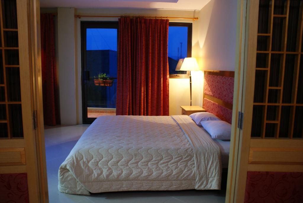 Hotel Wattana Sentul