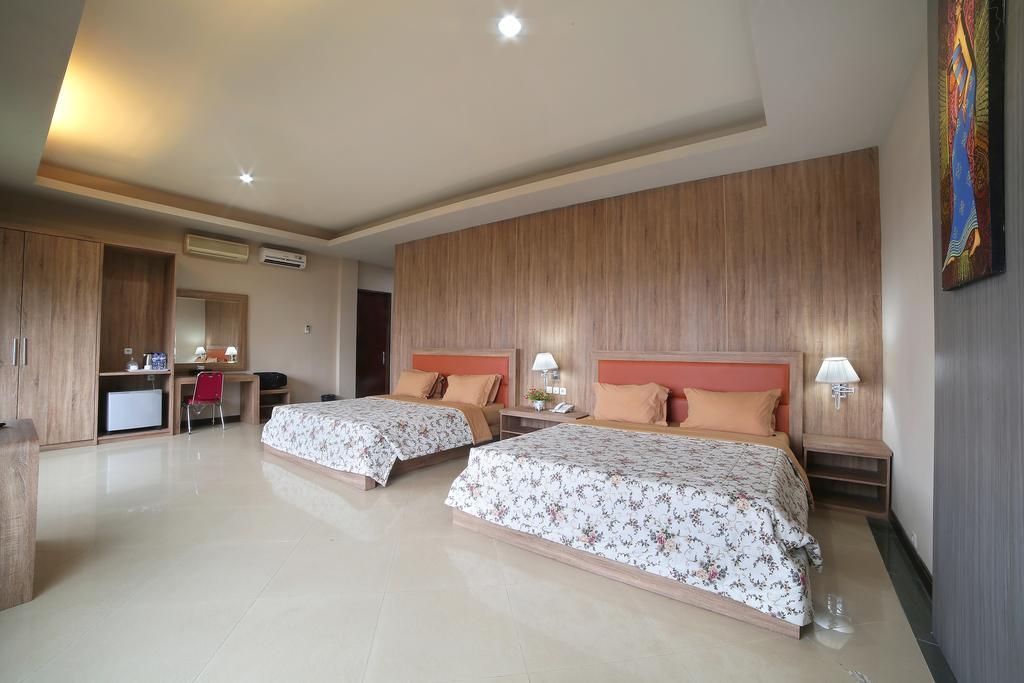 Hotel Wattana Sentul 2*