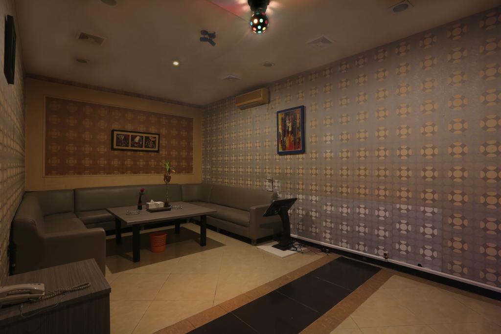 Hotel Wattana Sentul 2*